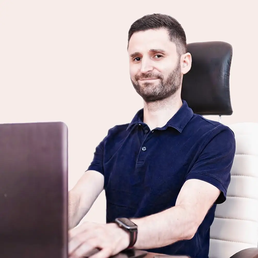 andrei turca portrait 2 office BG on Square2